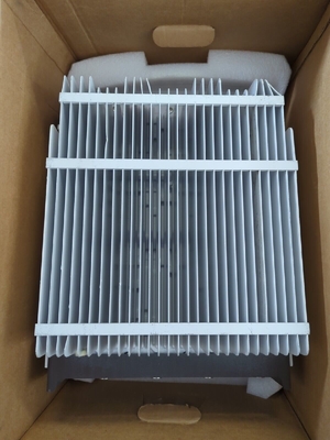 4428 B1 KRC161735/1 Ericsson RRU2100 Radio 4428 B1 KRC161735/1 Basisstation Telekommunikationshardware
