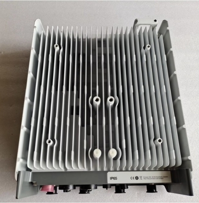 4418 B40TEricsson RRU 4418 B40T Innenabmessungen 420mm*335mm*125mm Konstruktion