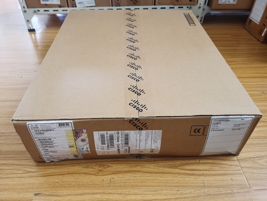 Cisco Catalyst C9500-16X-E 16-Port 10G Switch mit NW Essentials Lizenz