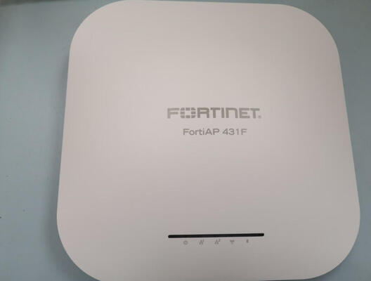 FAP-431F-E FortiAP-431F Indoor Wireless FortiAP - Tri Radio (2x 802.11 a/b/g/n/ac/ax, 4x4 MIMO und 1x 802.11 a/b/g/n/ac Welle 2, 2x2 MU-MIMO), interne Antennen, 1x 100/1000/2500 Basis-T RJ45,1 x 10/10
