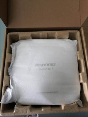 FAP-431F-E FortiAP-431F Indoor Wireless FortiAP - Tri Radio (2x 802.11 a/b/g/n/ac/ax, 4x4 MIMO und 1x 802.11 a/b/g/n/ac Welle 2, 2x2 MU-MIMO), interne Antennen, 1x 100/1000/2500 Basis-T RJ45,1 x 10/10