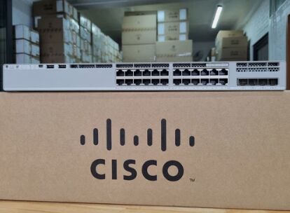 Neuer C9200L-24P-4G-A 24-Port Gigabit PoE+ Managed Switch, 4×1G SFP Uplink, Network Advantage, 600W PoE-Budget