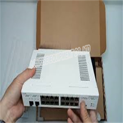 Mikrotik CCR2004-16G-2S+, das bereit ist, Hochleistung 16x Gigabit Ethernet zu versenden, trägt die neue Router-Vorlage