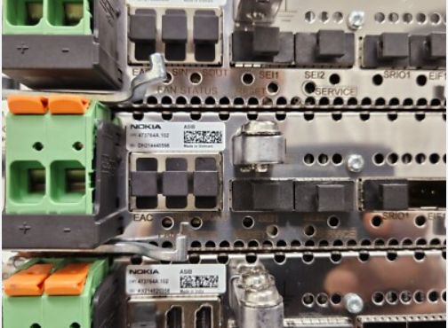 473764A (ASIB) ist eine Nokia AirScale Basisband-Verarbeitungseinheit, die 2G-, 3G-, 4G- und 5G-Netzwerke unterstützt.